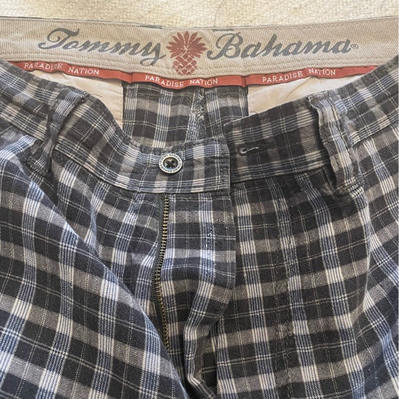 Men’s Tommy Bahama Shorts. Waist size is 34” Multi Colored pattern. - Picture 3 of 9